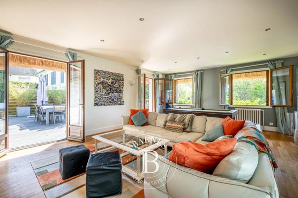 Rueil-Malmaison, Maison 6 Chambres -  249 m² à vendre