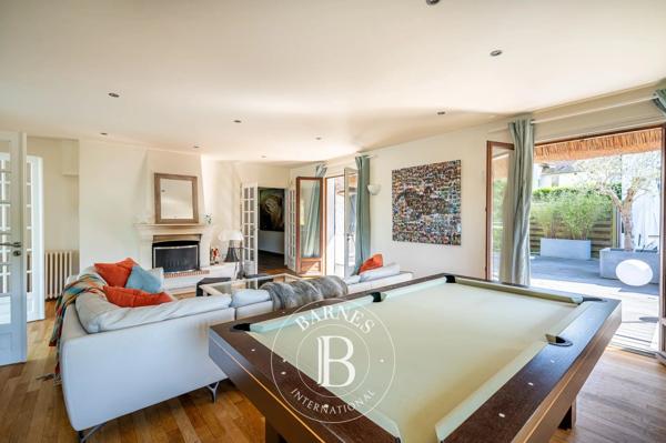 Rueil-Malmaison, Maison 6 Chambres -  249 m² à vendre