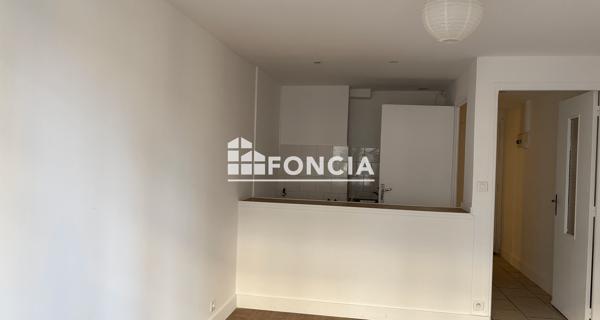 Location Studio 23 m² - Hyères 83400