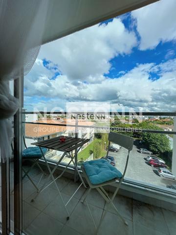 Appartement T1 lumineux à louer à Bordeaux, 4ème étage, avec balcon