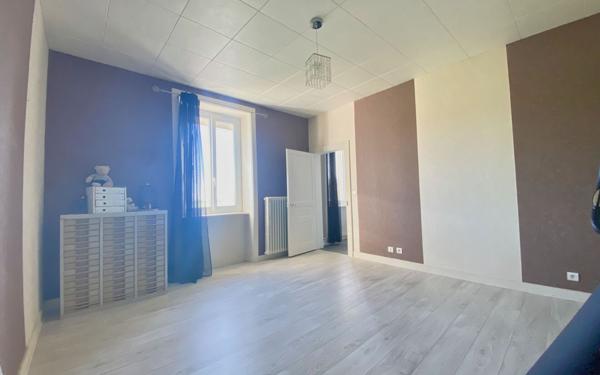 Maison à vendre    6 pièces •  Séreilhac