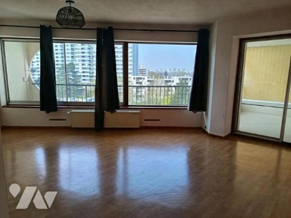 A VENDRE QUARTIER BOURG L'EVEQUE - Appartement T2 - Metro - Venez découvrir à la vente ce bel a...