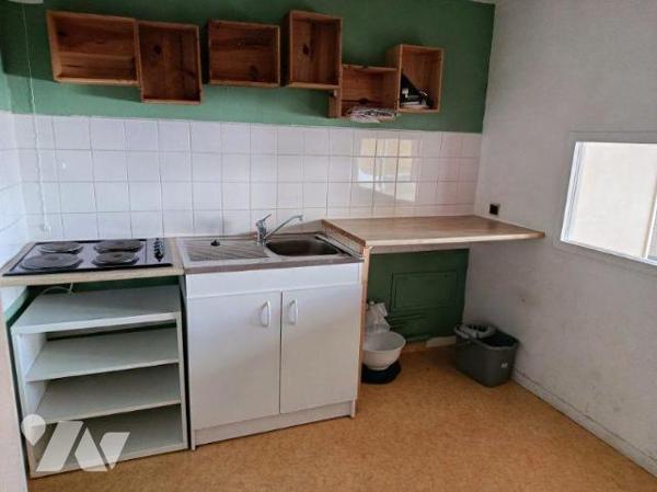 A VENDRE QUARTIER BOURG L'EVEQUE - Appartement T2 - Metro - Venez découvrir à la vente ce bel a...