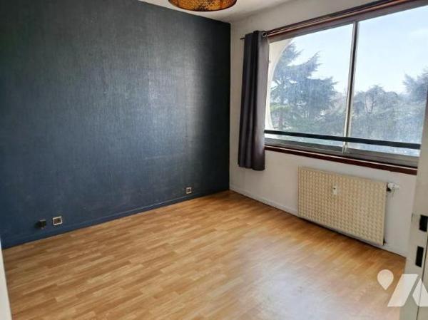 A VENDRE QUARTIER BOURG L'EVEQUE - Appartement T2 - Metro - Venez découvrir à la vente ce bel a...