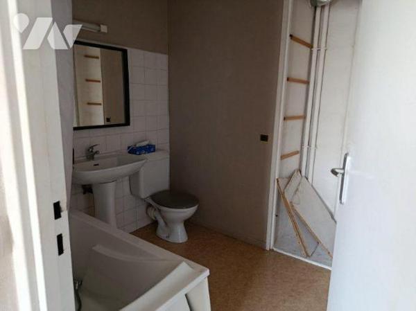 A VENDRE QUARTIER BOURG L'EVEQUE - Appartement T2 - Metro - Venez découvrir à la vente ce bel a...