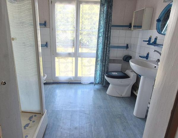 Belle Maison Bourgeoise à Réhabiliter de 396 m² avec Cour, Caves, Chaufferie Gaz, Greniers, Dépendances et Terrain clos et paysager de 2147 m²