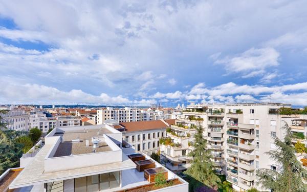 Appartement à vendre    4 pièces • 83,43 m2 Lyon 3