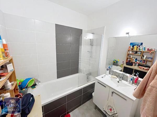Appartement à louer 3 pièces 55.92m² Auray (56400)