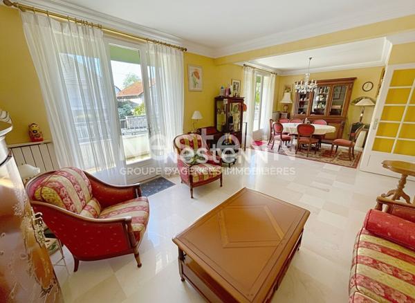 A vendre maison familiale à MORANGIS 91420 située dans un quartier pavillonnaire calme & recherché proche des écoles et des commerces