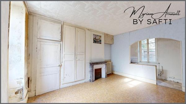 Maison de Maître, plein centre ville, 190 m², cave et dépendance