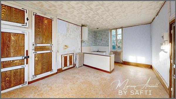 Maison de Maître, plein centre ville, 190 m², cave et dépendance
