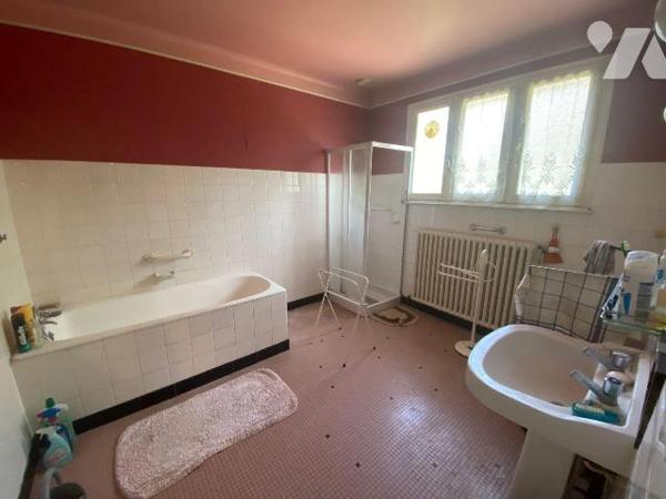 Maison à vendre à Plouha (22580) en Côtes-d'Armor (22)

À Plouha, dans le département des Côt...