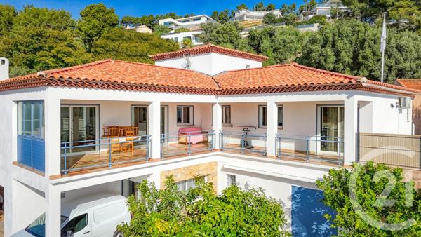 Maison à vendre  8 pièces - 211,52 m2 OLLIOULES - 83