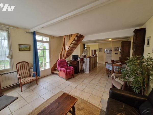 Maison centre bourg avec dépendance (Saint Mathurin)