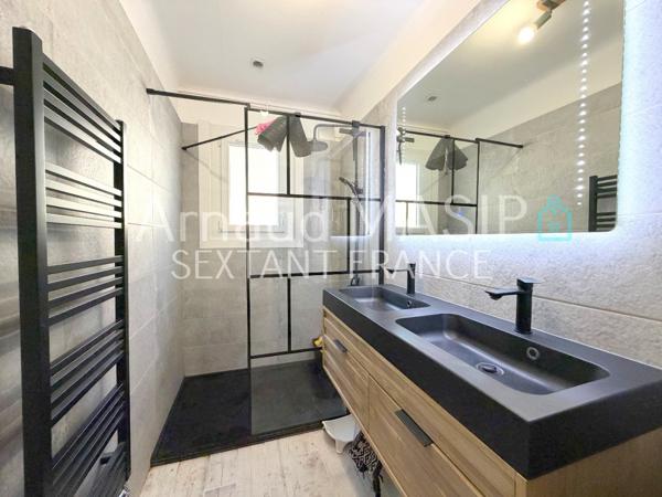 PAVILLON DE PLAIN PIED RENOVE 95M² HAB, JARDIN, TERRACES, GARAGE, ATELIER, PROCHE COMMODITES