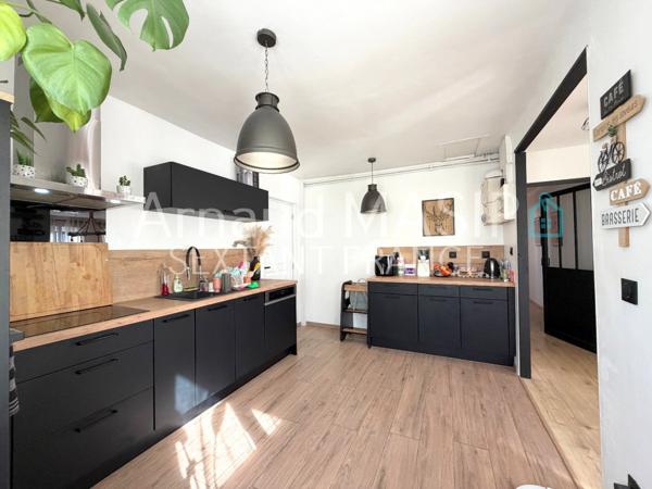 PAVILLON DE PLAIN PIED RENOVE 95M² HAB, JARDIN, TERRACES, GARAGE, ATELIER, PROCHE COMMODITES