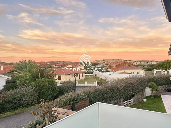 Appartement sud, dernier etage bord de l'ocean