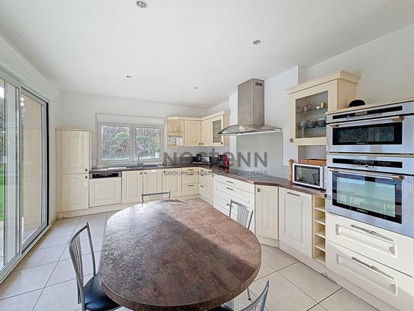 PROPRIÉTÉ FAMILIALE 6 CHAMBRES + BUREAU PISCINE OUISTREHAM