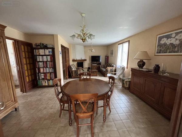 Maison à vendre à Saint-Calais dans la Sarthe (72120), ref : 101/1964