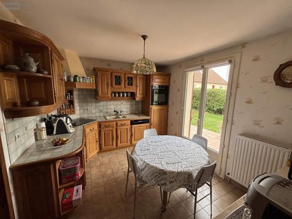 Maison à vendre à Saint-Calais dans la Sarthe (72120), ref : 101/1964