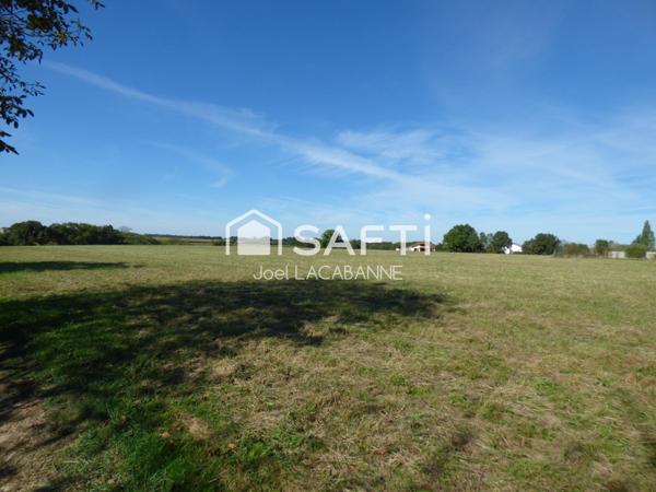 Terrain à bâtir de 1 500 m², au calme