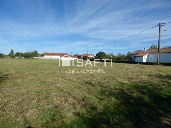 Terrain à bâtir de 1 500 m², au calme