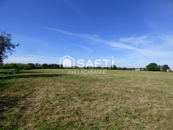 Terrain à bâtir de 1 500 m², au calme