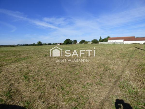 Terrain à bâtir de 1 500 m², au calme