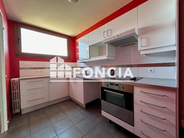 Location Appartement 3 pièces 73.1 m² - 19 RUE ST LOUIS Poitiers 86000