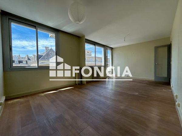 Location Appartement 3 pièces 73.1 m² - 19 RUE ST LOUIS Poitiers 86000