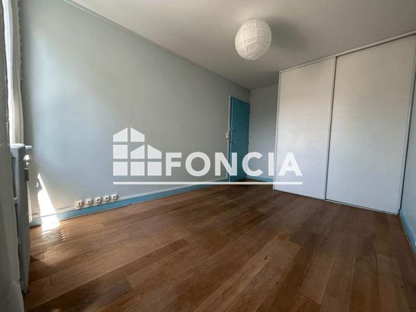 Location Appartement 3 pièces 73.1 m² - 19 RUE ST LOUIS Poitiers 86000