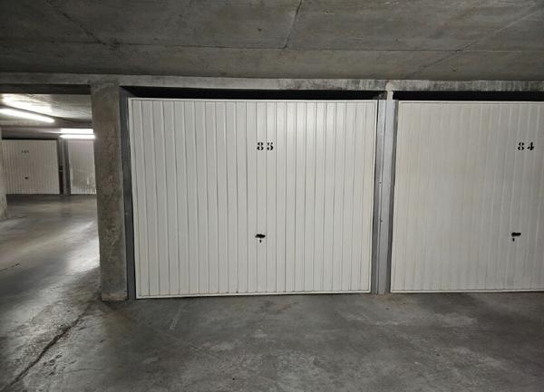 Stationnement à louer    Villeurbanne