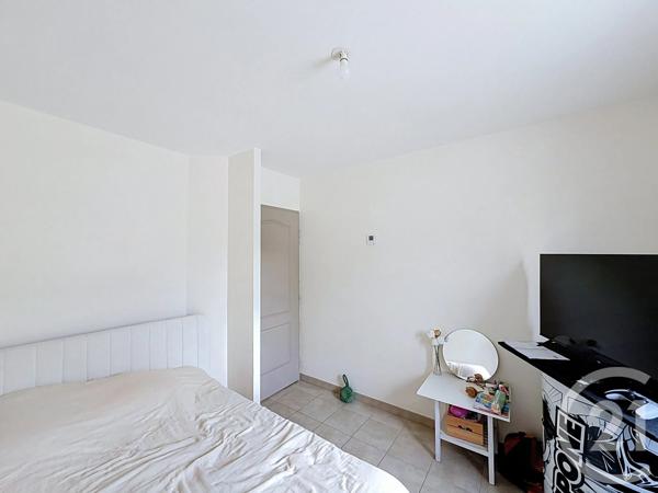 Maison à vendre  4 pièces - 83 m 2   CHANGE  - 53