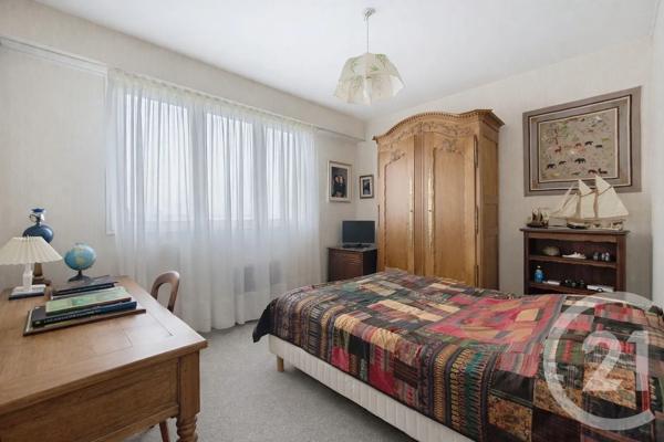 Appartement T5 à vendre  5 pièces - 119,75 m 2   CHOLET  - 49
