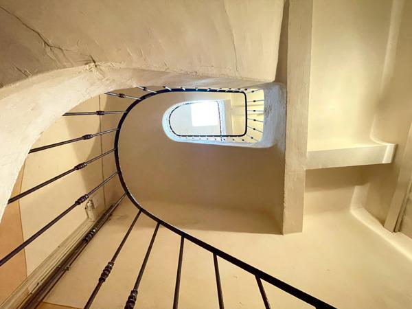 Salernes (83690) IMMEUBLE DE 5 APPARTEMENTS, JARDIN TERRASSE ET GARAGE, SALERNES CENTRE, LE VAR (83) IDEAL INVESTISSEUR