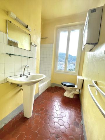 Salernes (83690) IMMEUBLE DE 5 APPARTEMENTS, JARDIN TERRASSE ET GARAGE, SALERNES CENTRE, LE VAR (83) IDEAL INVESTISSEUR