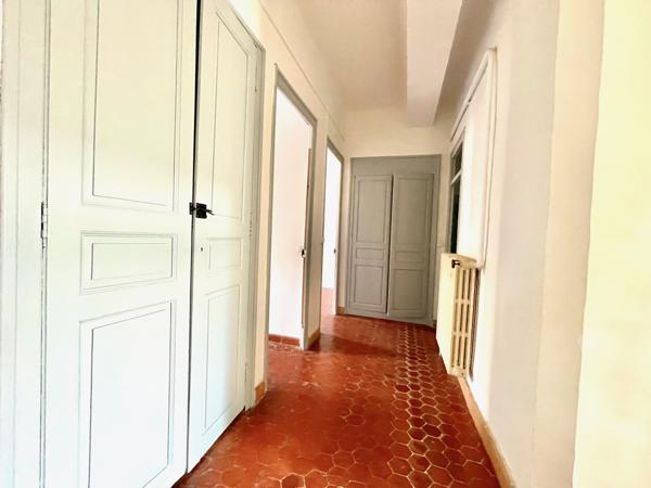 Salernes (83690) IMMEUBLE DE 5 APPARTEMENTS, JARDIN TERRASSE ET GARAGE, SALERNES CENTRE, LE VAR (83) IDEAL INVESTISSEUR