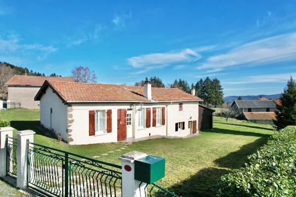 MAISON 120 M², TERRAIN CLOS 1 525 M², DOUBLE VITRAGE, 3 CHAMBRES, TAXE FONCIÈRE 419 €, HAMEAU PAISIBLE