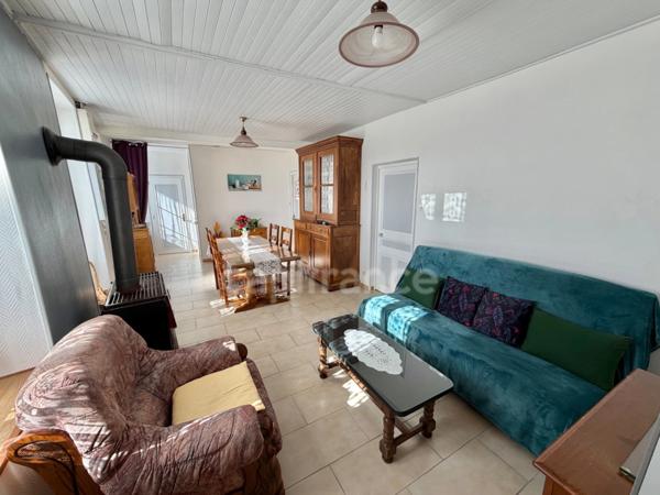 MAISON 120 M², TERRAIN CLOS 1 525 M², DOUBLE VITRAGE, 3 CHAMBRES, TAXE FONCIÈRE 419 €, HAMEAU PAISIBLE