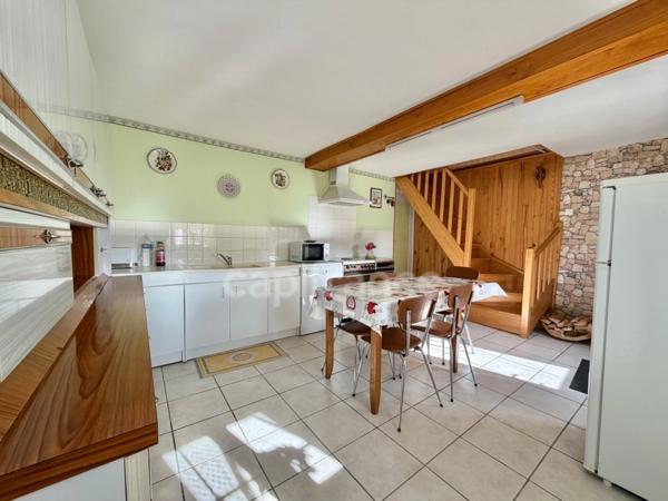 MAISON 120 M², TERRAIN CLOS 1 525 M², DOUBLE VITRAGE, 3 CHAMBRES, TAXE FONCIÈRE 419 €, HAMEAU PAISIBLE