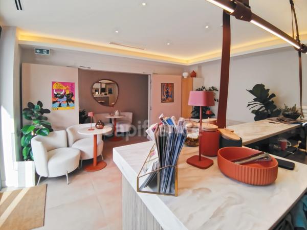 Hérault La Grande motte (34280) à vendre Murs & fonds fonds de commerce hôtel -10 ch de 200 m 2 à 100 m plage et port.