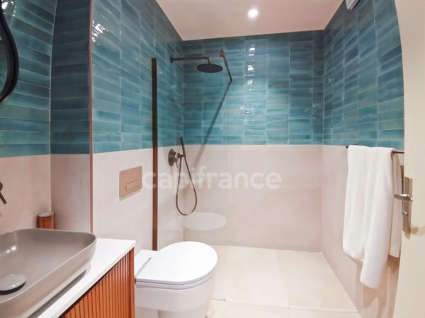 Hérault La Grande motte (34280) à vendre Murs & fonds fonds de commerce hôtel -10 ch de 200 m 2 à 100 m plage et port.