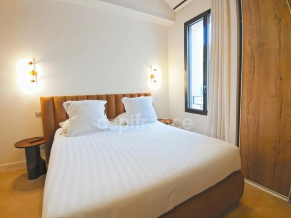 Hérault La Grande motte (34280) à vendre Murs & fonds fonds de commerce hôtel -10 ch de 200 m 2 à 100 m plage et port.