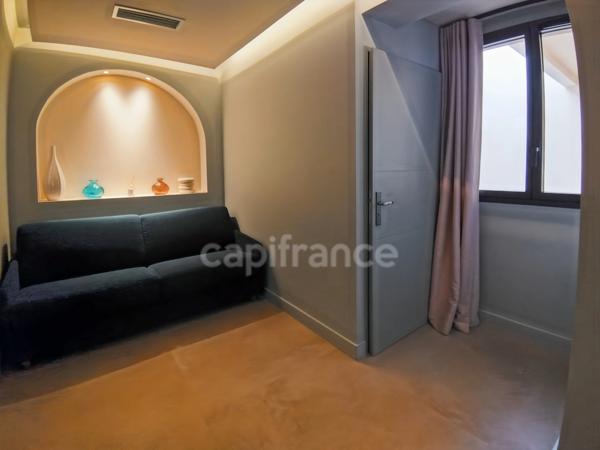 Hérault La Grande motte (34280) à vendre Murs & fonds fonds de commerce hôtel -10 ch de 200 m 2 à 100 m plage et port.