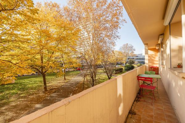 T5 de 77 m² proche métro