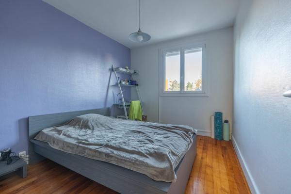 T5 de 77 m² proche métro