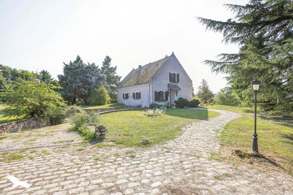 Maison à vendre |  Luynes |  7 pièces | 185 m²