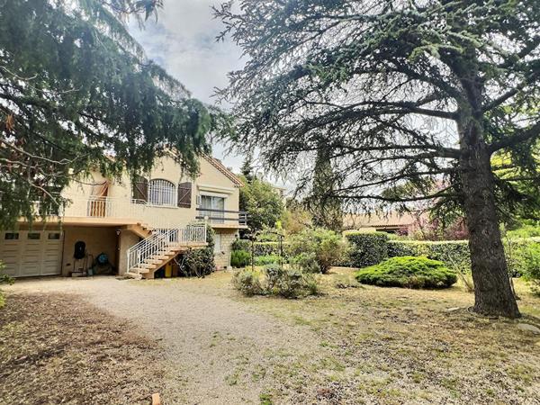 A vendre en exclusivité une maison en viager occupé à Marseille 13012 - Les Trois Lucs