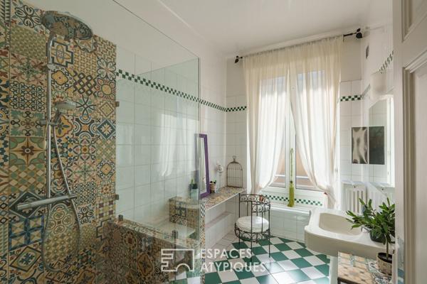 Hôtel particulier en coeur de ville et sa terrasse sur les toits