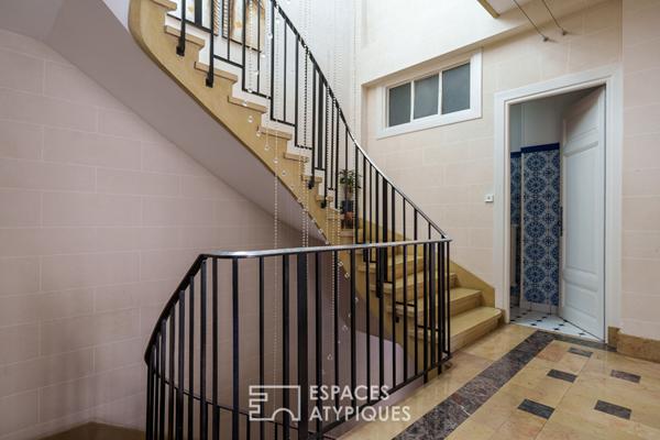 Hôtel particulier en coeur de ville et sa terrasse sur les toits